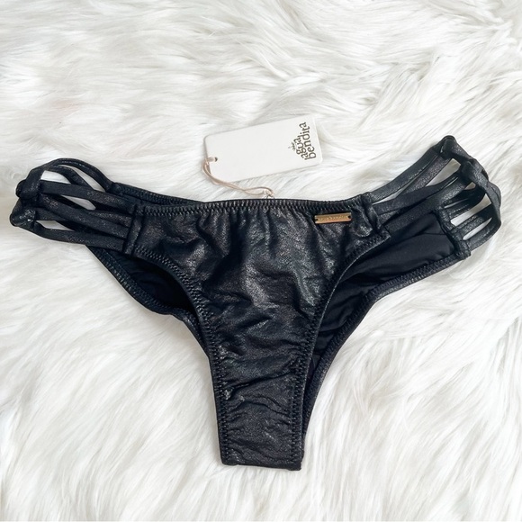 NWT Aguga Bendita Black Scrunch Cheeky Shiny Swim Bottoms Bikini Large - Picture 1 of 8
